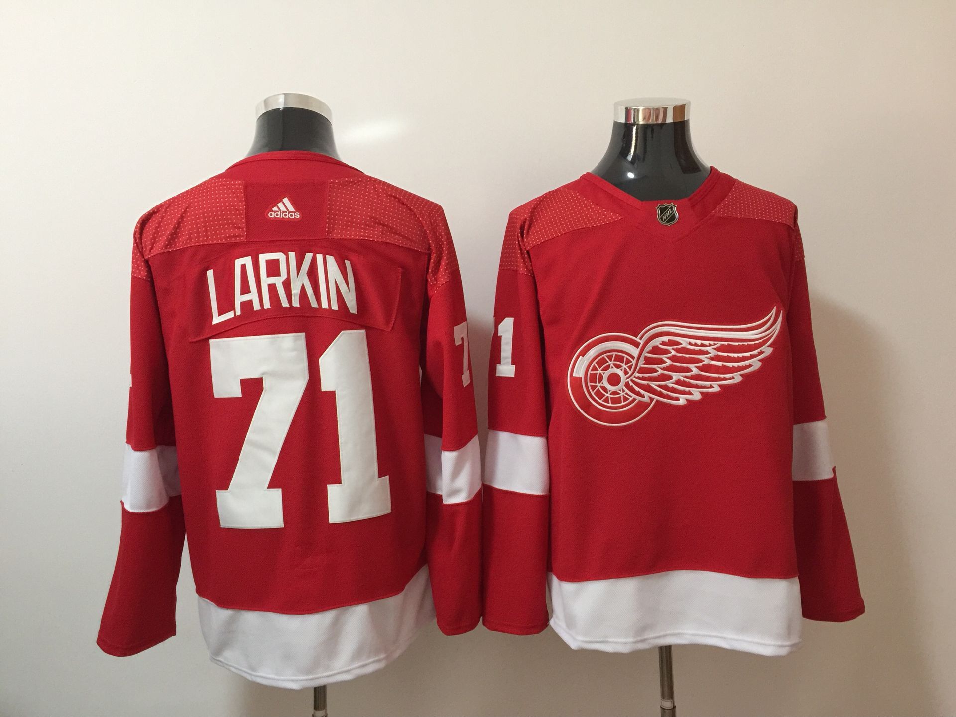 Men Detroit Red Wings #71 Dylan Larkin Red Hockey Stitched Adidas NHL Jerseys